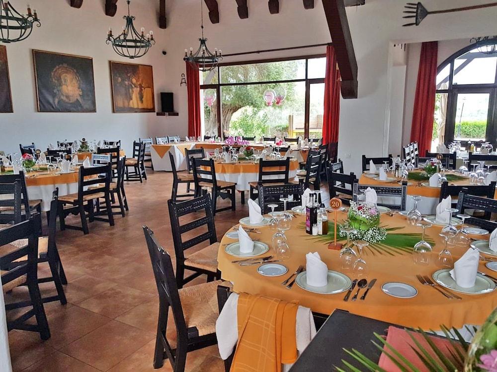 אל בוסקה Hotel Tugasa Las Truchas מראה חיצוני תמונה