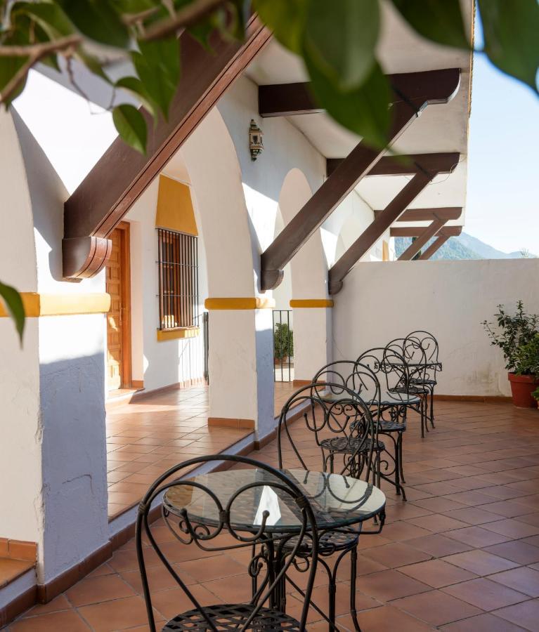 אל בוסקה Hotel Tugasa Las Truchas מראה חיצוני תמונה
