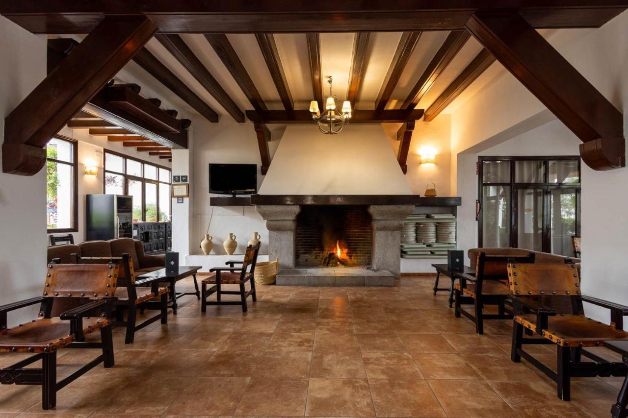 אל בוסקה Hotel Tugasa Las Truchas מראה חיצוני תמונה
