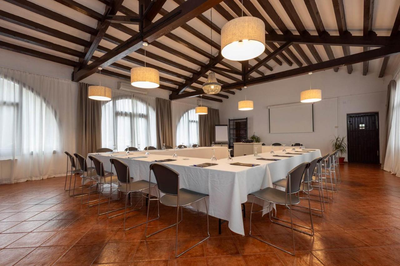 אל בוסקה Hotel Tugasa Las Truchas מראה חיצוני תמונה
