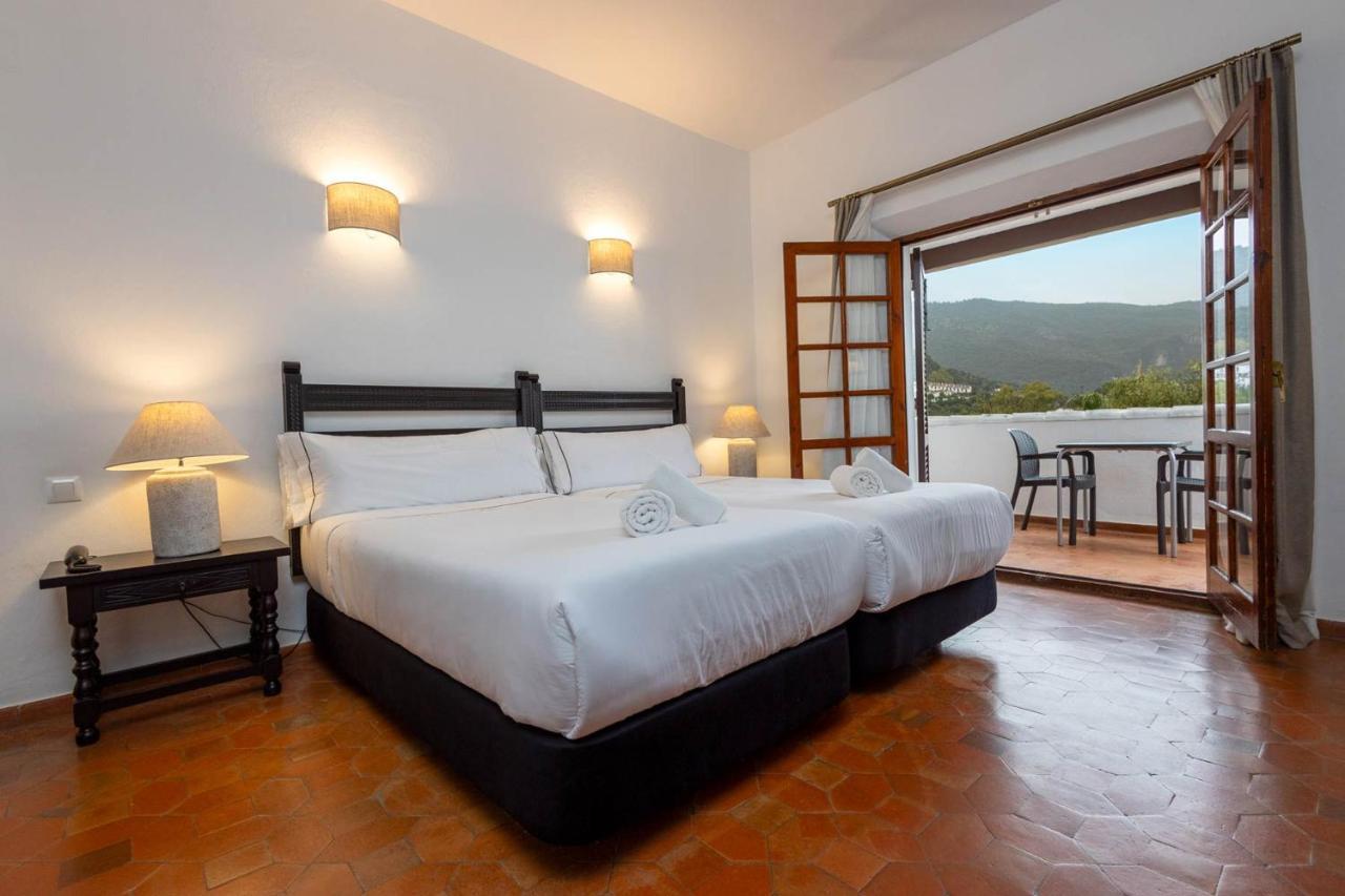 אל בוסקה Hotel Tugasa Las Truchas מראה חיצוני תמונה