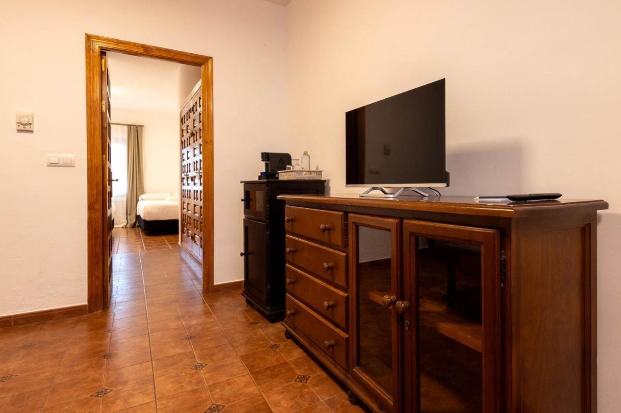 אל בוסקה Hotel Tugasa Las Truchas מראה חיצוני תמונה