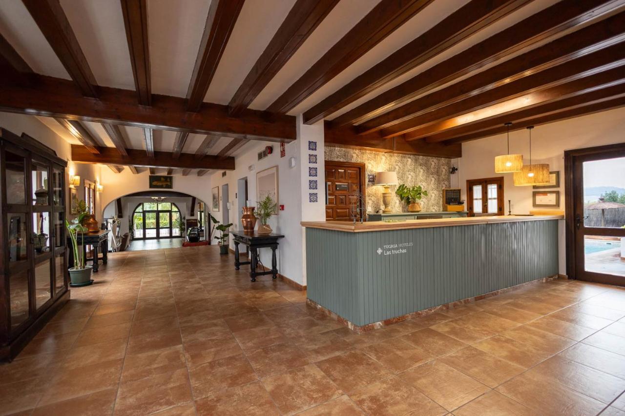 אל בוסקה Hotel Tugasa Las Truchas מראה חיצוני תמונה