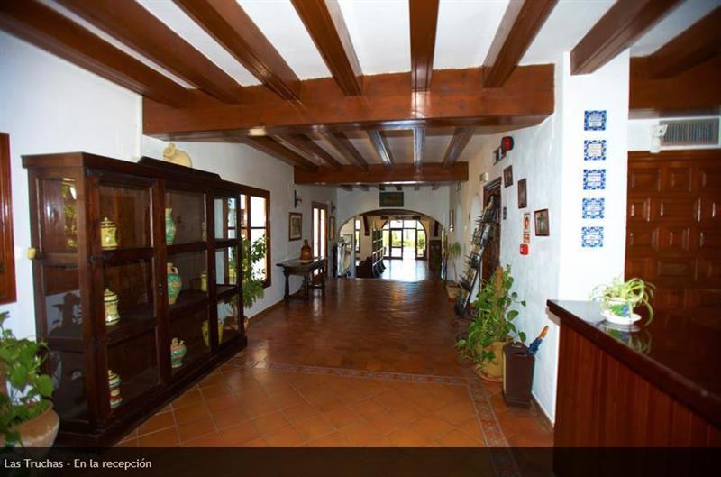 אל בוסקה Hotel Tugasa Las Truchas מראה חיצוני תמונה